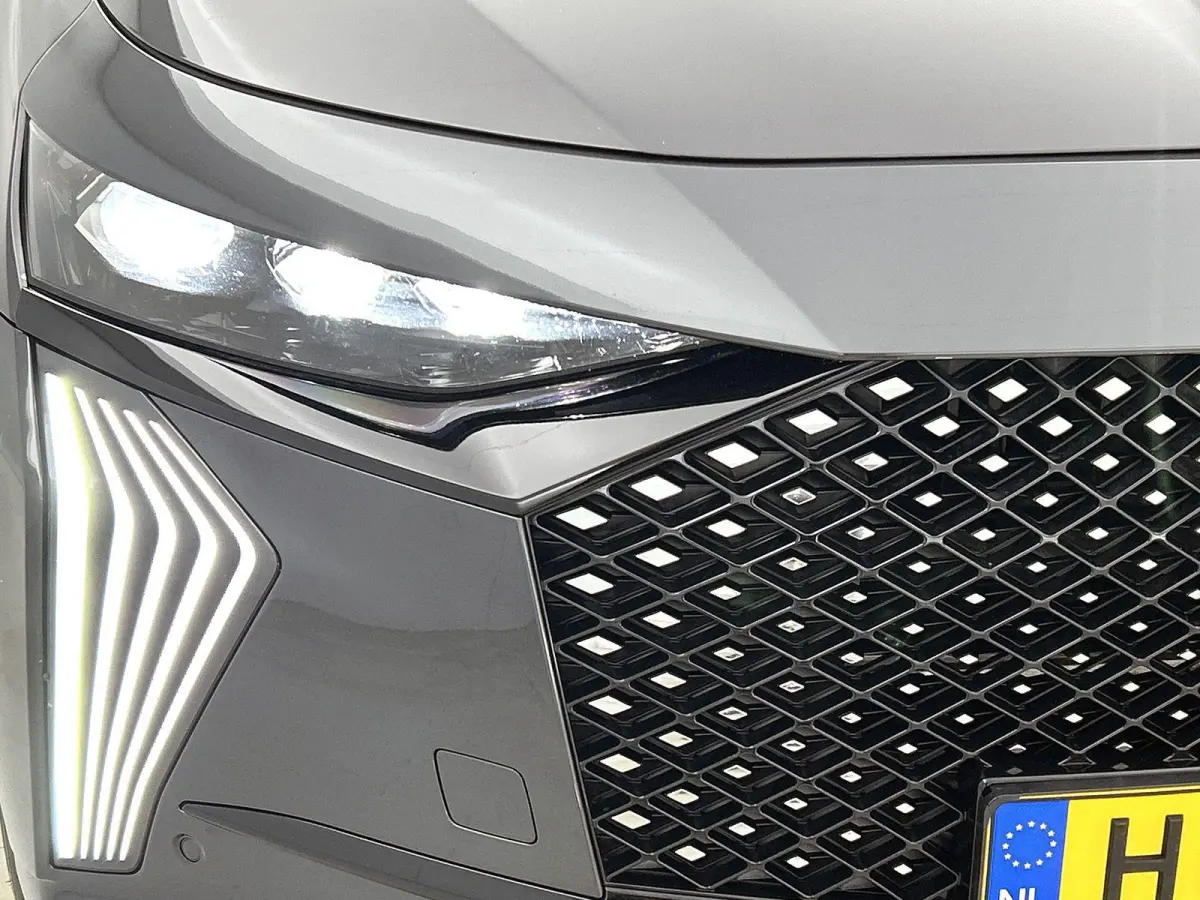 E-Tense 300pk 4x4 Etoile Automaat | Schuif-/Kanteldak | Camera Voor + Achter | Elektrisch Verstelb. Bestuurdersstoel | Elektrische Klep | Leder | 19"LMV | Full-LED |