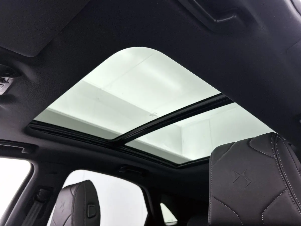 E-Tense 300pk 4x4 Etoile Automaat | Schuif-/Kanteldak | Camera Voor + Achter | Elektrisch Verstelb. Bestuurdersstoel | Elektrische Klep | Leder | 19"LMV | Full-LED |