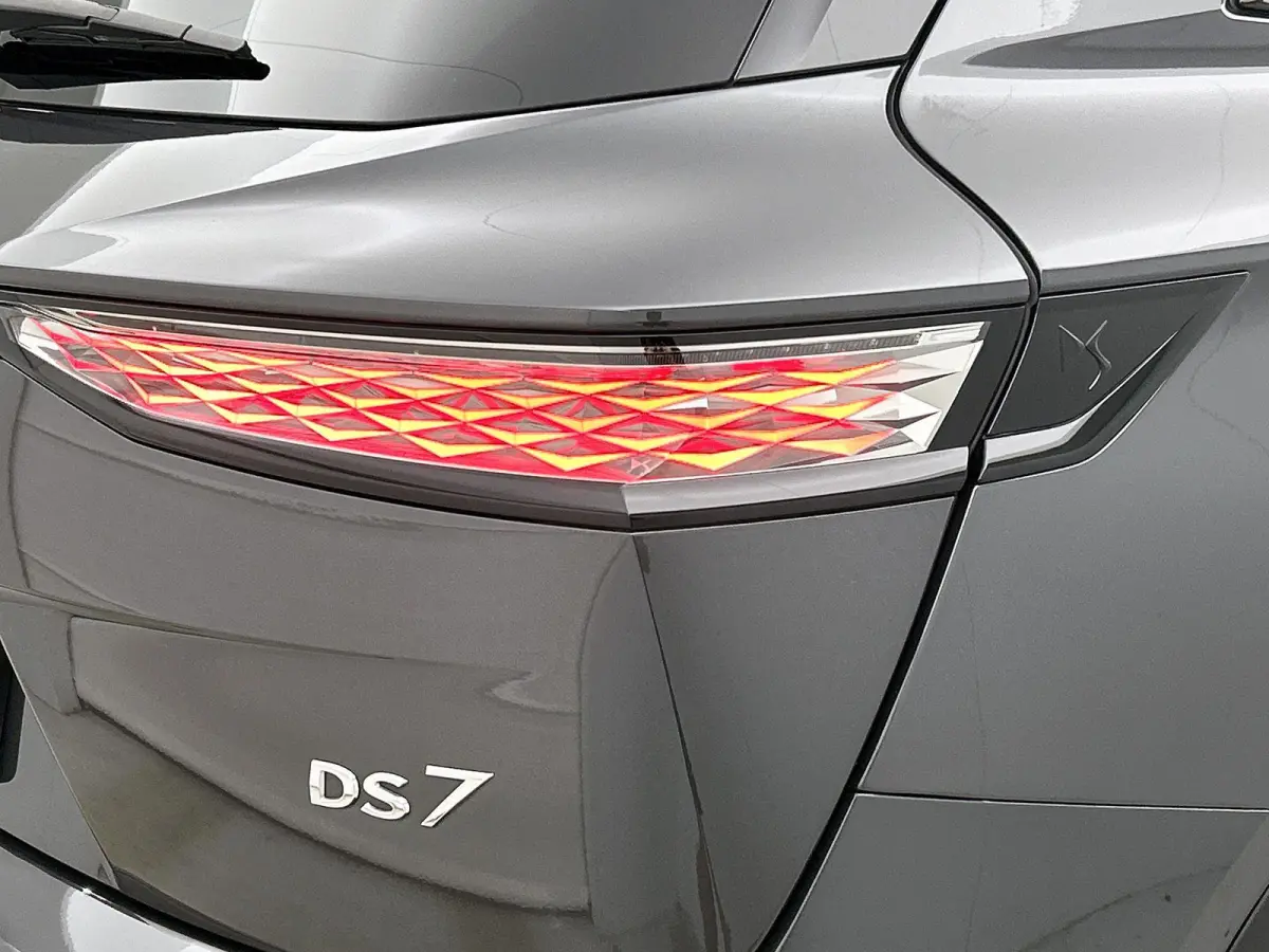 E-Tense 300pk 4x4 Etoile Automaat | Schuif-/Kanteldak | Camera Voor + Achter | Elektrisch Verstelb. Bestuurdersstoel | Elektrische Klep | Leder | 19"LMV | Full-LED |