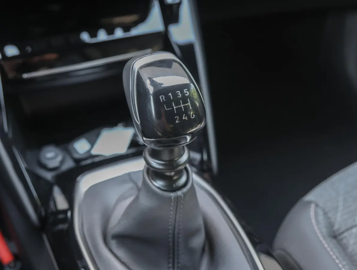SUV 1.2 100pk Allure | Navigatie | Climate Control | Cruise Control | Parkeersensoren