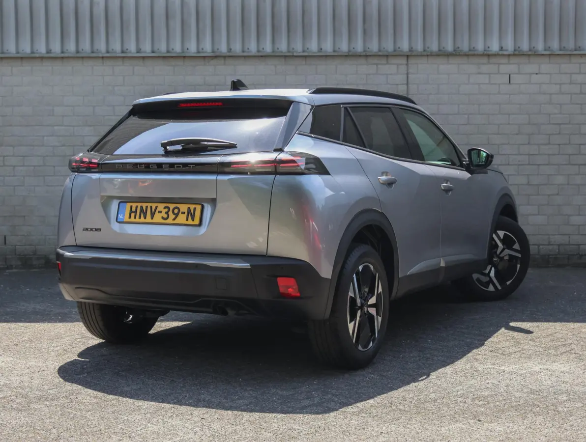 SUV 1.2 100pk Allure | Navigatie | Climate Control | Cruise Control | Parkeersensoren