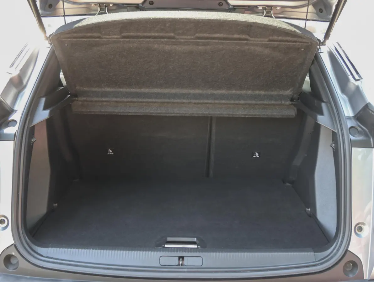SUV 1.2 100pk Allure | Navigatie | Climate Control | Cruise Control | Parkeersensoren