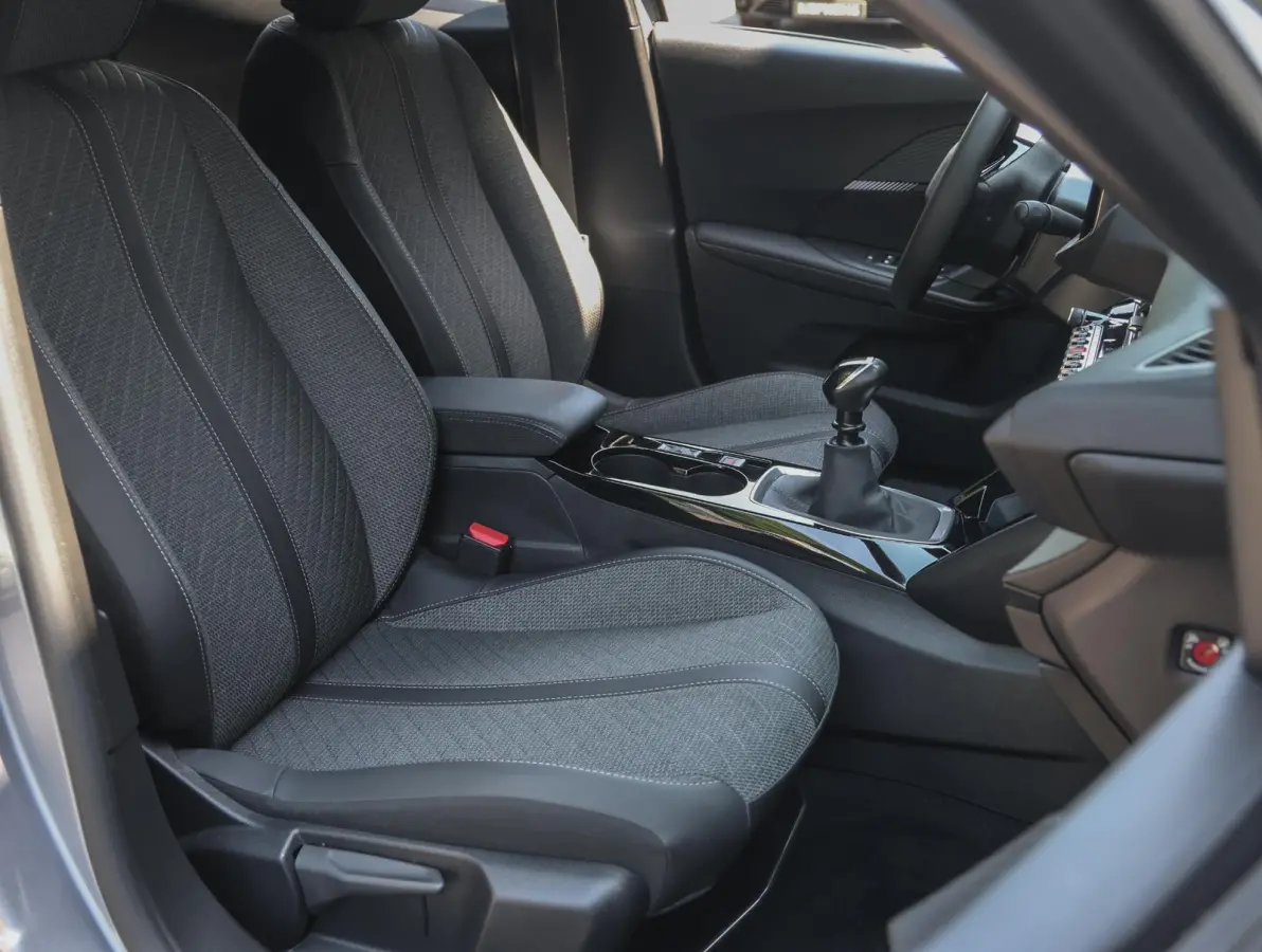 SUV 1.2 100pk Allure | Navigatie | Climate Control | Cruise Control | Parkeersensoren