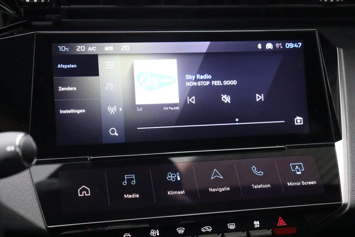 1.6 HYBRID 225PK ALLURE AVANTAGE AUTOMAAT / NAVI / LEDER / LED / PDC / 19" LMV / 360 CAMERA / KEYLESS / ADAPT. CRUISECONTROL / 1E EIGENAAR / NIEUWSTAAT !