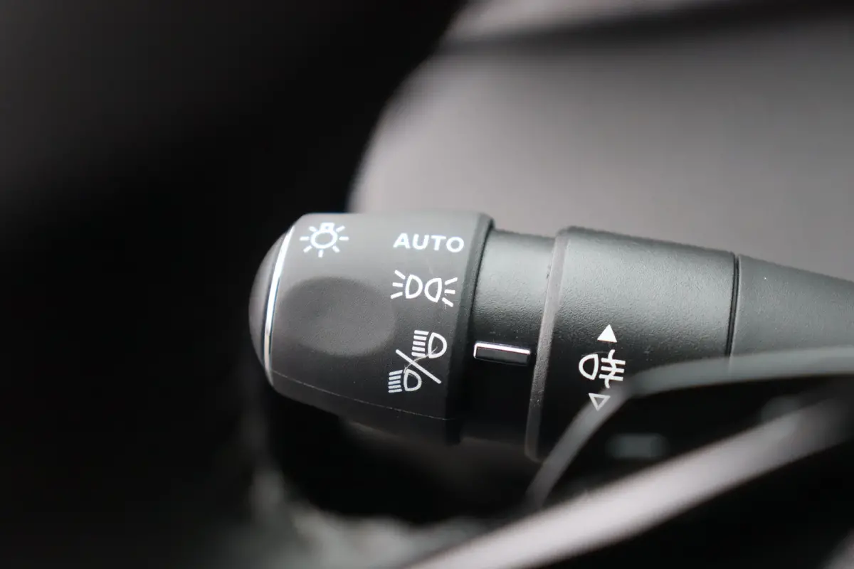1.6 HYBRID 225PK ALLURE AVANTAGE AUTOMAAT / NAVI / LEDER / LED / PDC / 19" LMV / 360 CAMERA / KEYLESS / ADAPT. CRUISECONTROL / 1E EIGENAAR / NIEUWSTAAT !