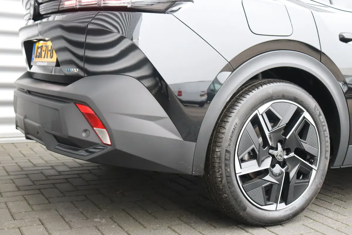 1.6 HYBRID 225PK ALLURE AVANTAGE AUTOMAAT / NAVI / LEDER / LED / PDC / 19" LMV / 360 CAMERA / KEYLESS / ADAPT. CRUISECONTROL / 1E EIGENAAR / NIEUWSTAAT !