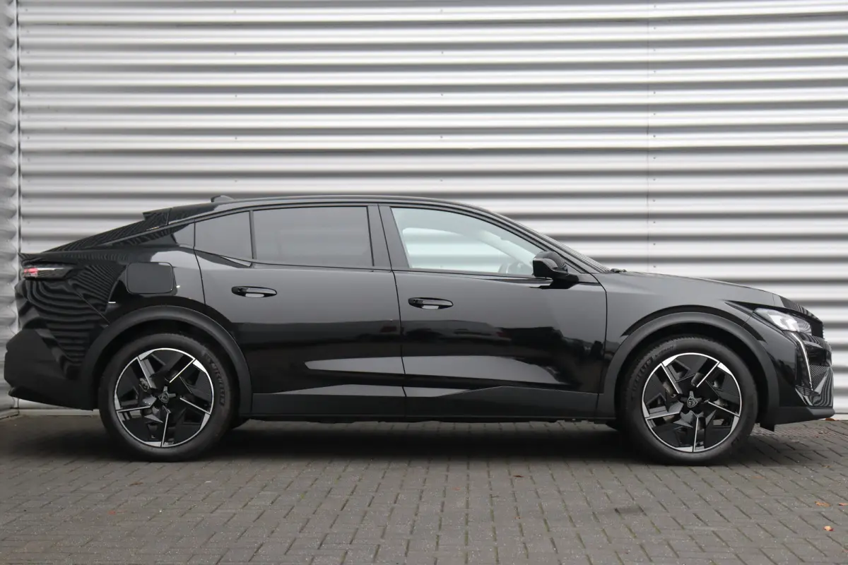 1.6 HYBRID 225PK ALLURE AVANTAGE AUTOMAAT / NAVI / LEDER / LED / PDC / 19" LMV / 360 CAMERA / KEYLESS / ADAPT. CRUISECONTROL / 1E EIGENAAR / NIEUWSTAAT !