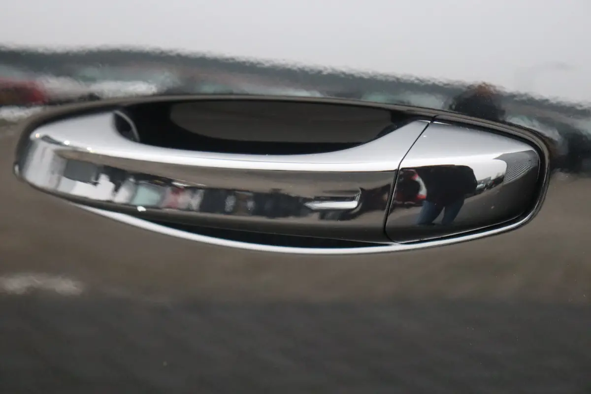 1.6 HYBRID 225PK ALLURE AVANTAGE AUTOMAAT / NAVI / LEDER / LED / PDC / 19" LMV / 360 CAMERA / KEYLESS / ADAPT. CRUISECONTROL / 1E EIGENAAR / NIEUWSTAAT !