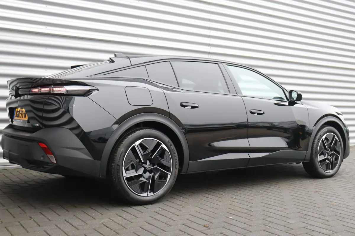 1.6 HYBRID 225PK ALLURE AVANTAGE AUTOMAAT / NAVI / LEDER / LED / PDC / 19" LMV / 360 CAMERA / KEYLESS / ADAPT. CRUISECONTROL / 1E EIGENAAR / NIEUWSTAAT !