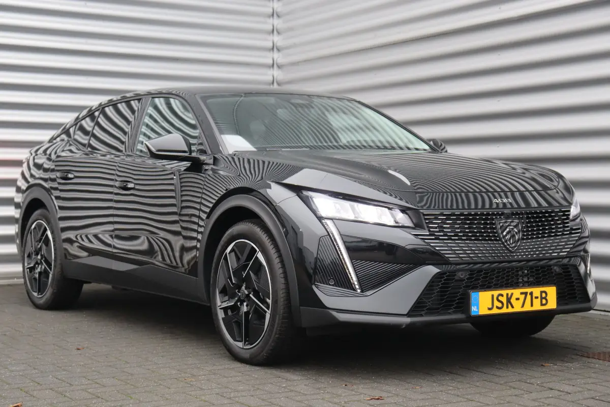 1.6 HYBRID 225PK ALLURE AVANTAGE AUTOMAAT / NAVI / LEDER / LED / PDC / 19" LMV / 360 CAMERA / KEYLESS / ADAPT. CRUISECONTROL / 1E EIGENAAR / NIEUWSTAAT !