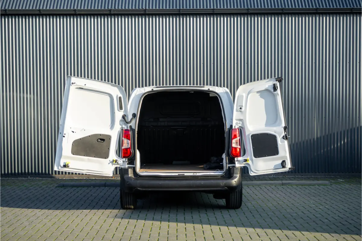 **1.5D L1H1 | Cruise | Airco | Automaat | Stuurverw. | Schuifdeur**
