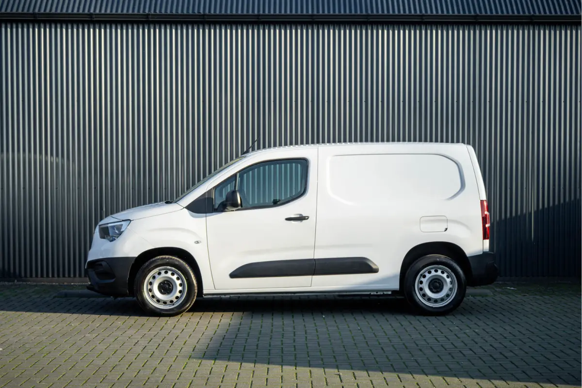 **1.5D L1H1 | Cruise | Airco | Automaat | Stuurverw. | Schuifdeur**