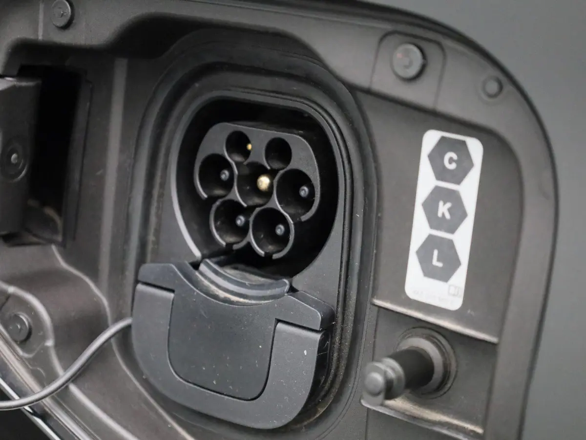 40 TFSI e S edition 204 PK | Automaat | Adaptive cruise control | Achteruitrijcamera | Sonos | Climate control | Navigatie | Stoelverwarming | Smartphone interface | Head-up display | Optiek