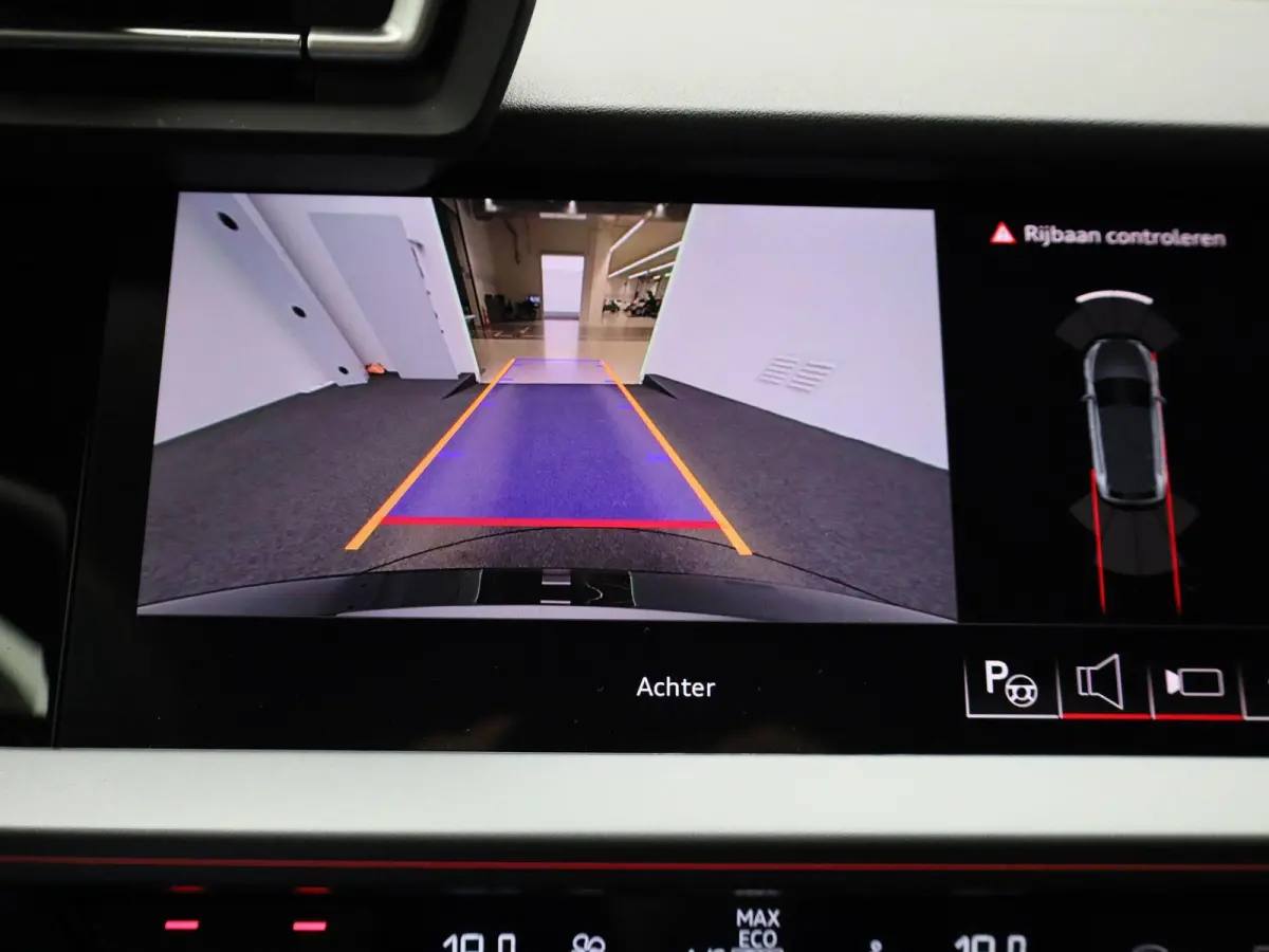 40 TFSI e S edition 204 PK | Automaat | Adaptive cruise control | Achteruitrijcamera | Sonos | Climate control | Navigatie | Stoelverwarming | Smartphone interface | Head-up display | Optiek