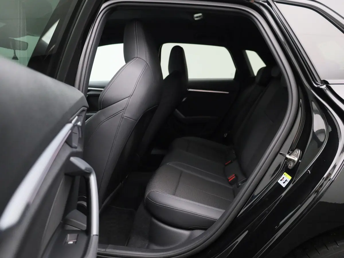 40 TFSI e S edition 204 PK | Automaat | Adaptive cruise control | Achteruitrijcamera | Sonos | Climate control | Navigatie | Stoelverwarming | Smartphone interface | Head-up display | Optiek