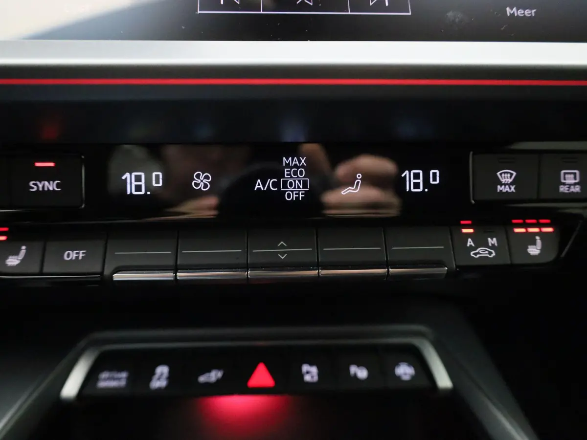 40 TFSI e S edition 204 PK | Automaat | Adaptive cruise control | Achteruitrijcamera | Sonos | Climate control | Navigatie | Stoelverwarming | Smartphone interface | Head-up display | Optiek