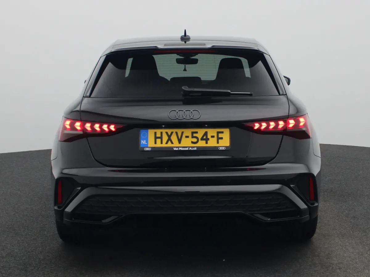 40 TFSI e S edition 204 PK | Automaat | Adaptive cruise control | Achteruitrijcamera | Sonos | Climate control | Navigatie | Stoelverwarming | Smartphone interface | Head-up display | Optiek