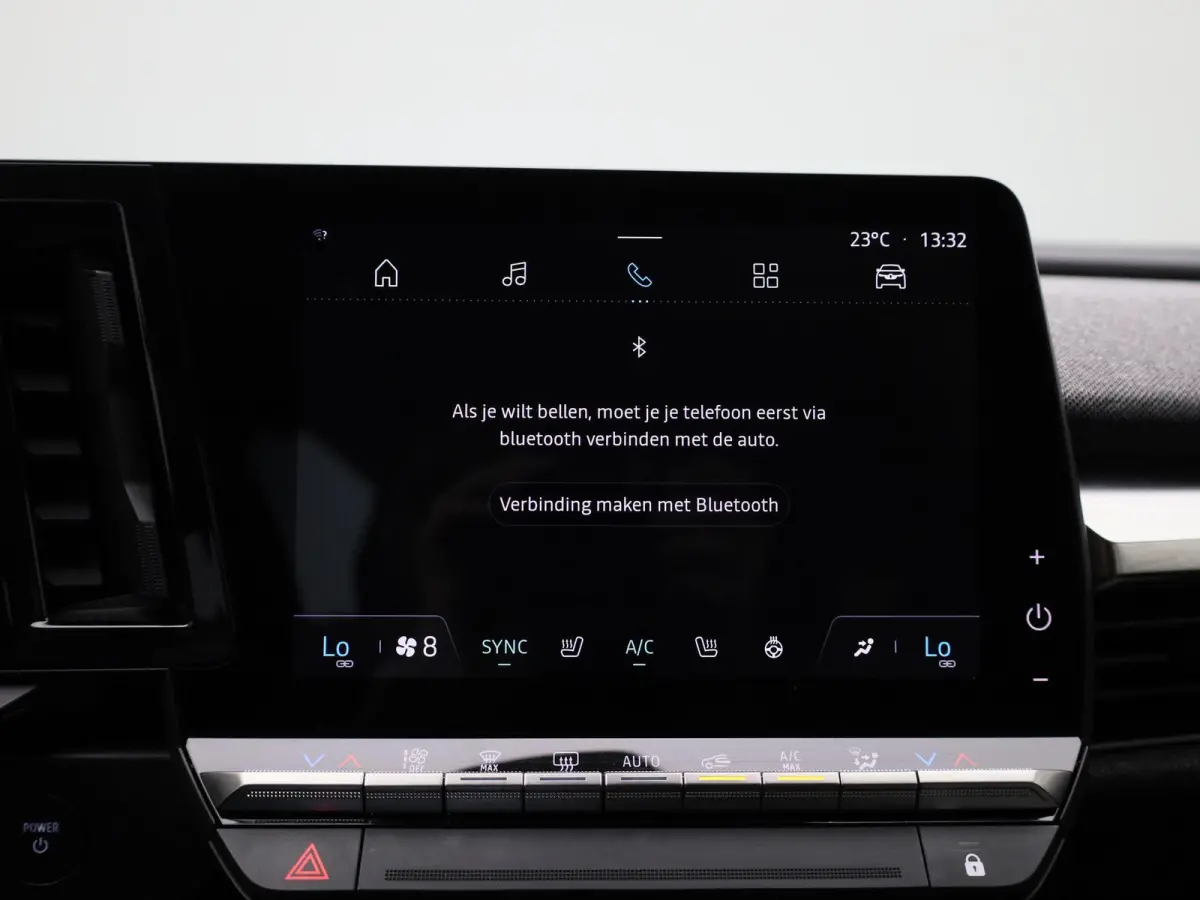 EV60 Optimum Charge Equilibre | Automaat | Apple Carplay / Android Auto | Parkeersensoren | Camera | Stoelverwarming | Stuurverwarming |