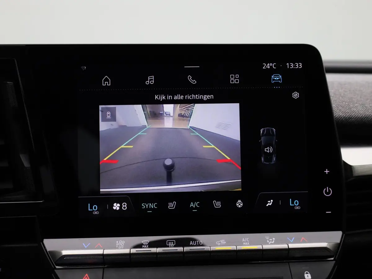 EV60 Optimum Charge Equilibre | Automaat | Apple Carplay / Android Auto | Parkeersensoren | Camera | Stoelverwarming | Stuurverwarming |