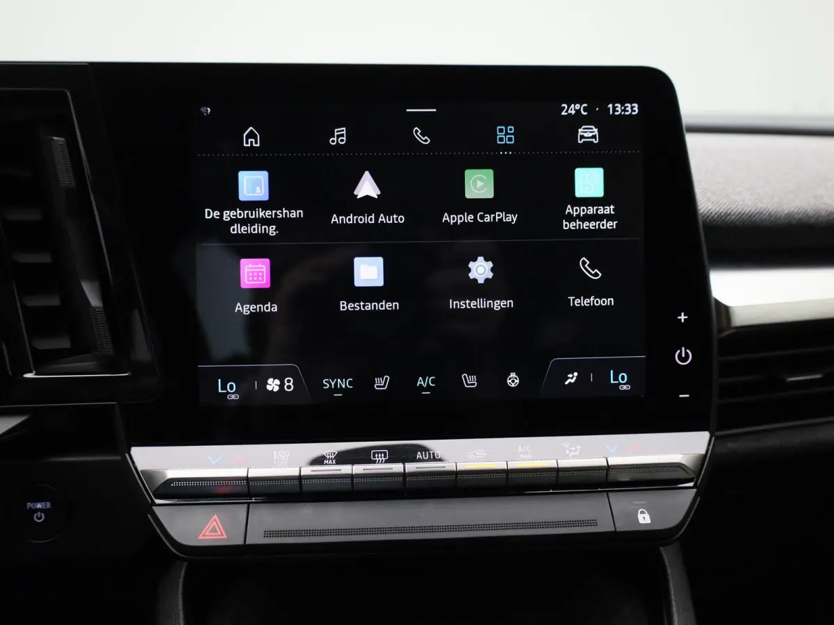 EV60 Optimum Charge Equilibre | Automaat | Apple Carplay / Android Auto | Parkeersensoren | Camera | Stoelverwarming | Stuurverwarming |