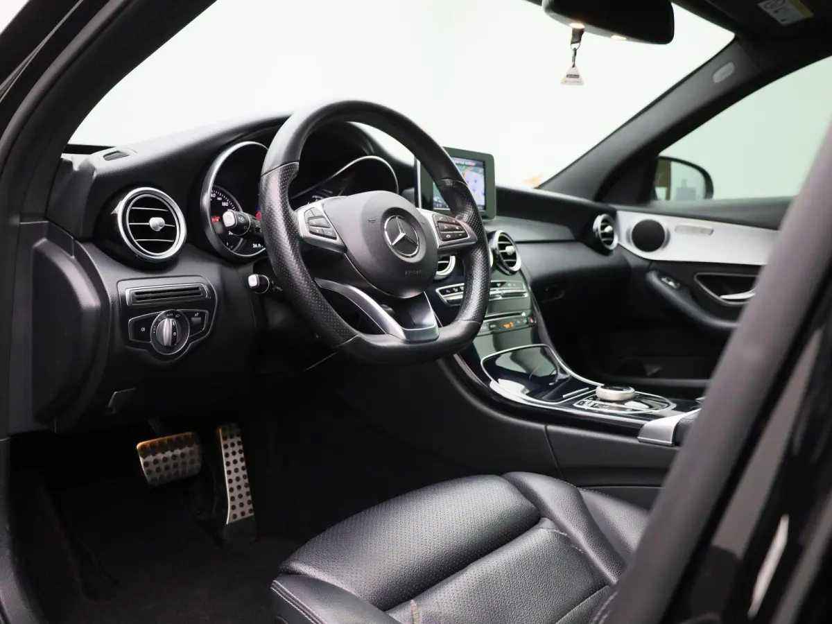 180 Sport Edition Premium Plus | Automaat | Apple Carplay | Camera | Parkeersensoren | Stoelverwarming |