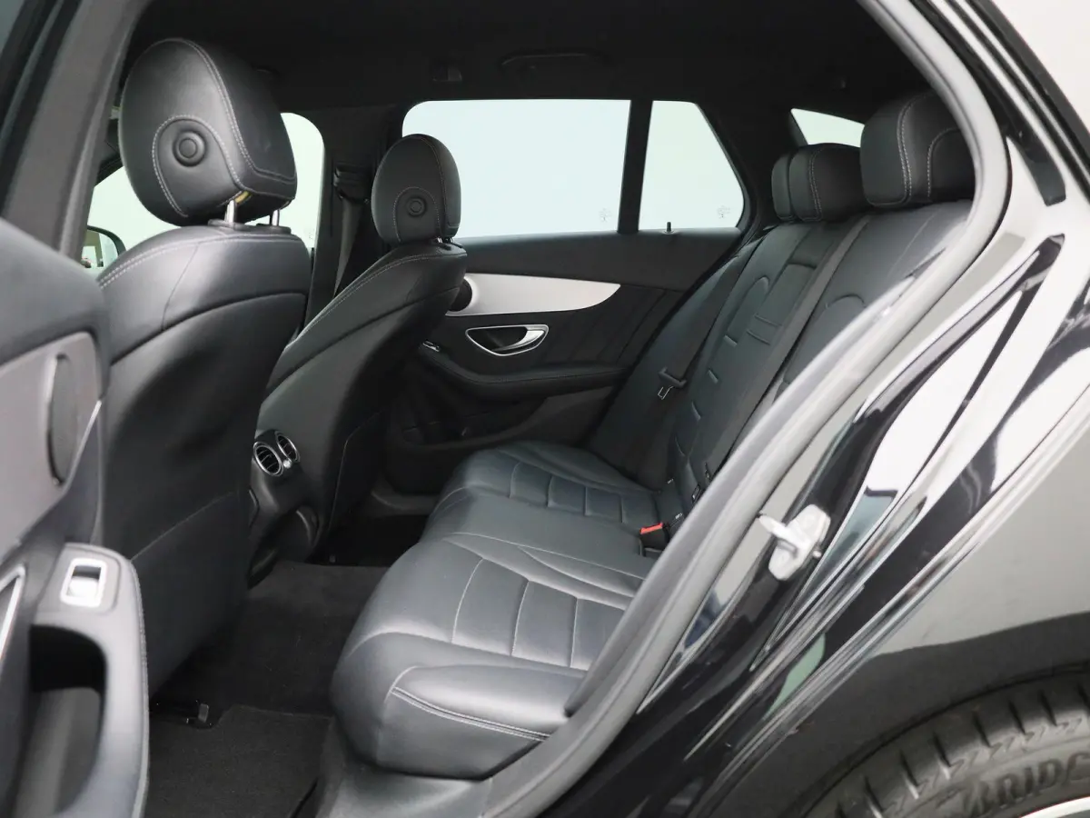 180 Sport Edition Premium Plus | Automaat | Apple Carplay | Camera | Parkeersensoren | Stoelverwarming |