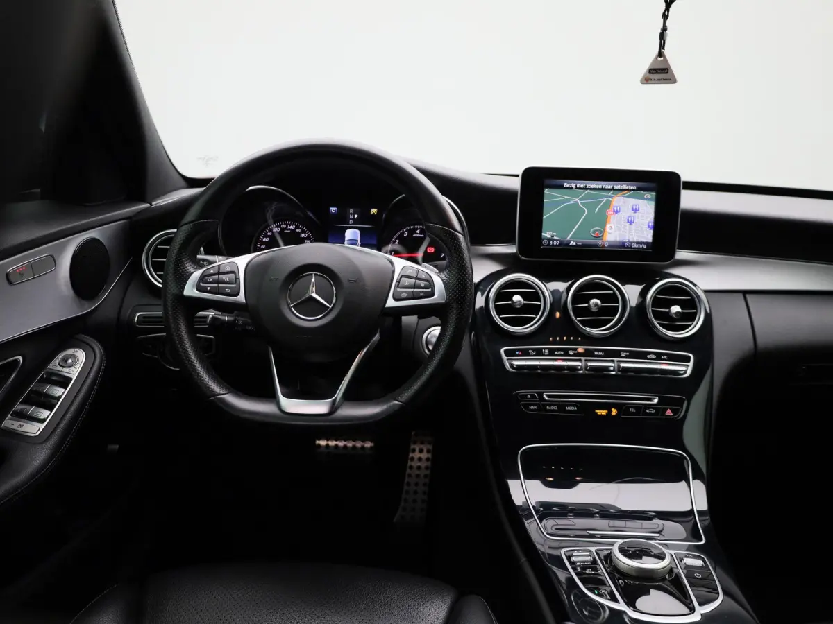 180 Sport Edition Premium Plus | Automaat | Apple Carplay | Camera | Parkeersensoren | Stoelverwarming |
