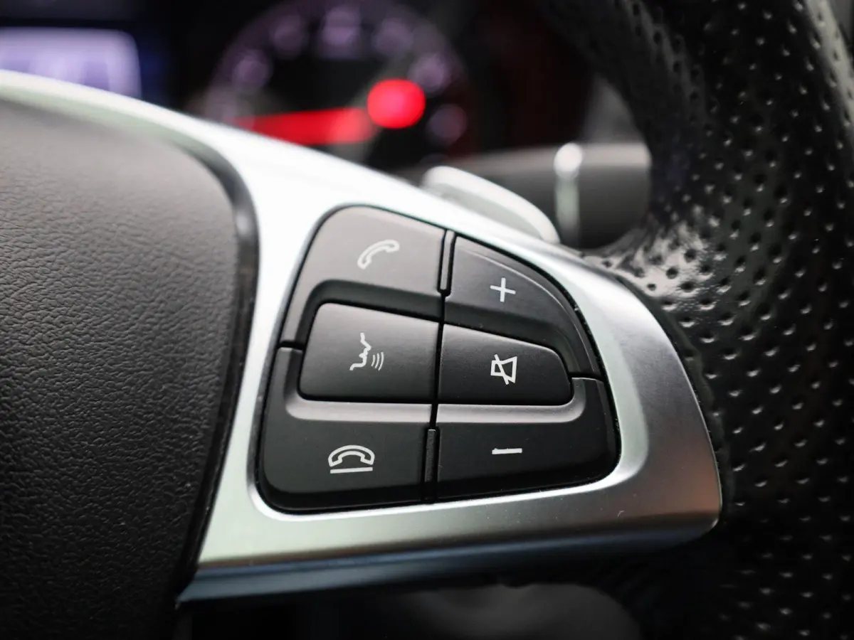 180 Sport Edition Premium Plus | Automaat | Apple Carplay | Camera | Parkeersensoren | Stoelverwarming |