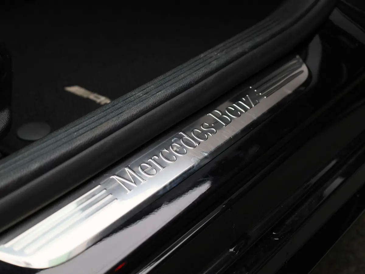 180 Sport Edition Premium Plus | Automaat | Apple Carplay | Camera | Parkeersensoren | Stoelverwarming |