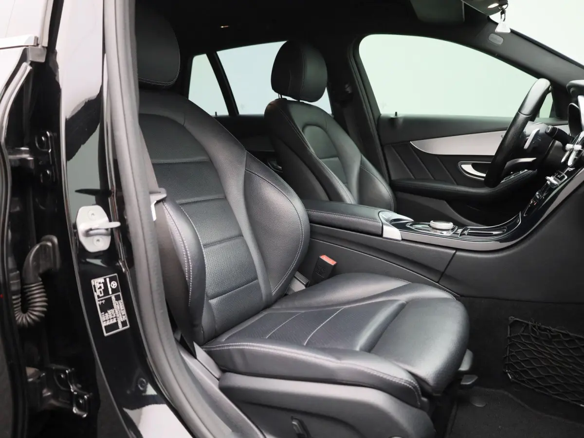 180 Sport Edition Premium Plus | Automaat | Apple Carplay | Camera | Parkeersensoren | Stoelverwarming |