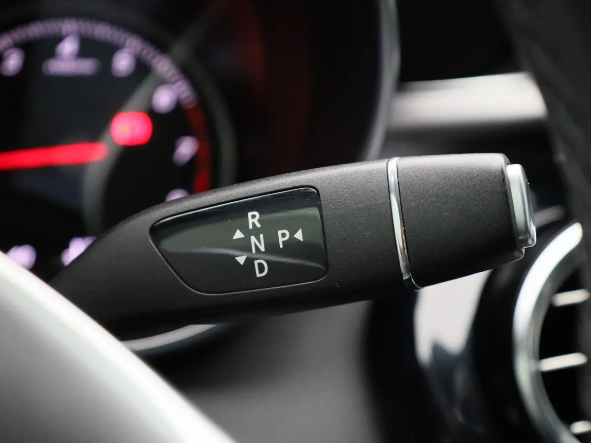 180 Sport Edition Premium Plus | Automaat | Apple Carplay | Camera | Parkeersensoren | Stoelverwarming |