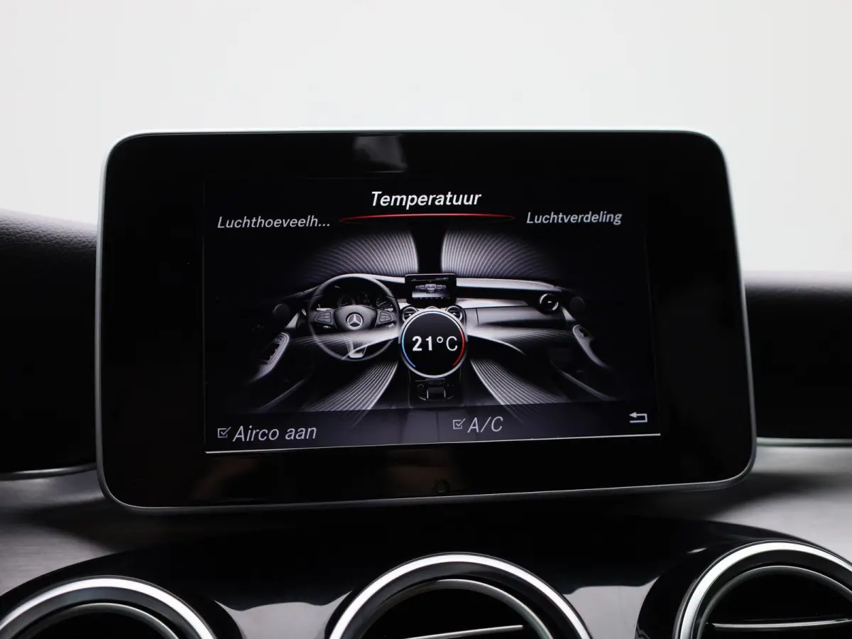 180 Sport Edition Premium Plus | Automaat | Apple Carplay | Camera | Parkeersensoren | Stoelverwarming |