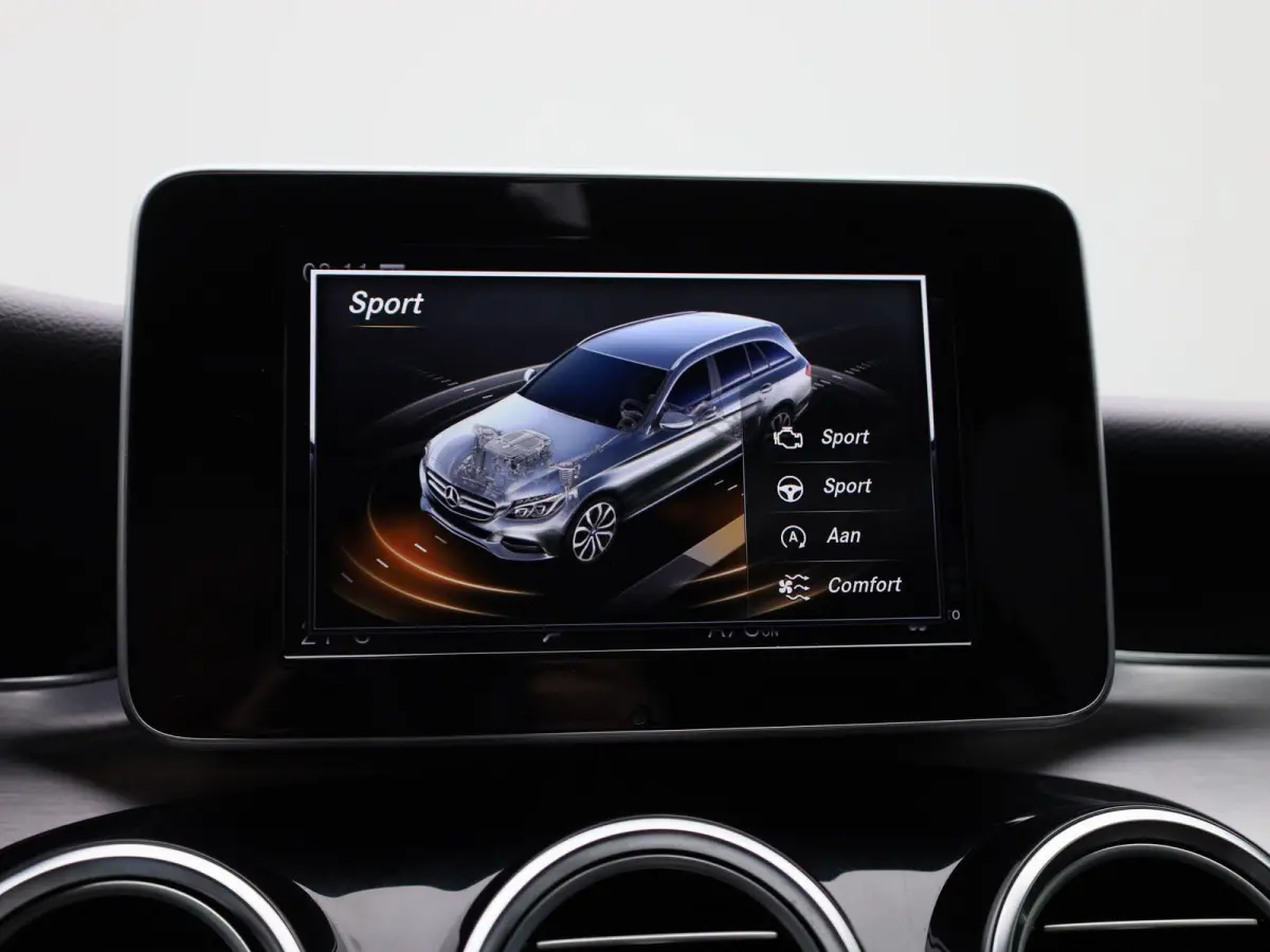 180 Sport Edition Premium Plus | Automaat | Apple Carplay | Camera | Parkeersensoren | Stoelverwarming |
