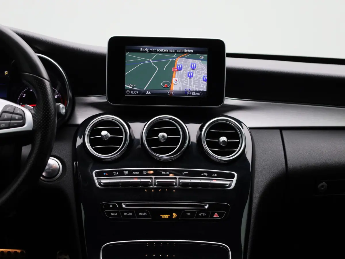 180 Sport Edition Premium Plus | Automaat | Apple Carplay | Camera | Parkeersensoren | Stoelverwarming |
