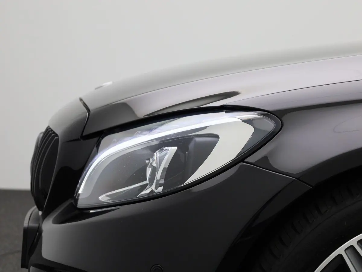180 Sport Edition Premium Plus | Automaat | Apple Carplay | Camera | Parkeersensoren | Stoelverwarming |