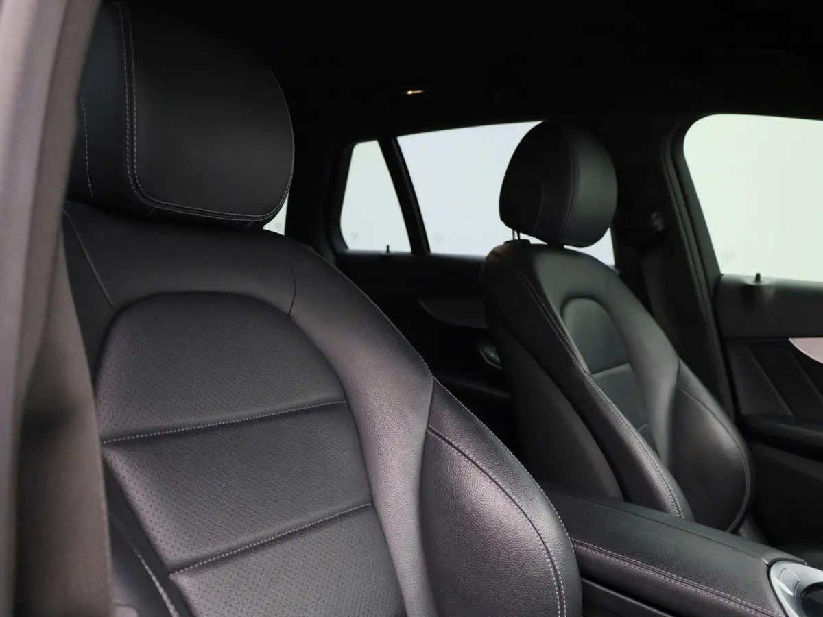 180 Sport Edition Premium Plus | Automaat | Apple Carplay | Camera | Parkeersensoren | Stoelverwarming |