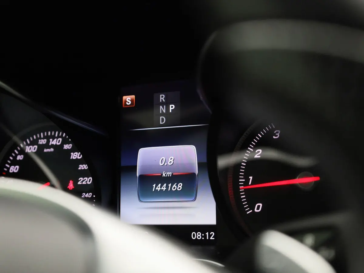 180 Sport Edition Premium Plus | Automaat | Apple Carplay | Camera | Parkeersensoren | Stoelverwarming |