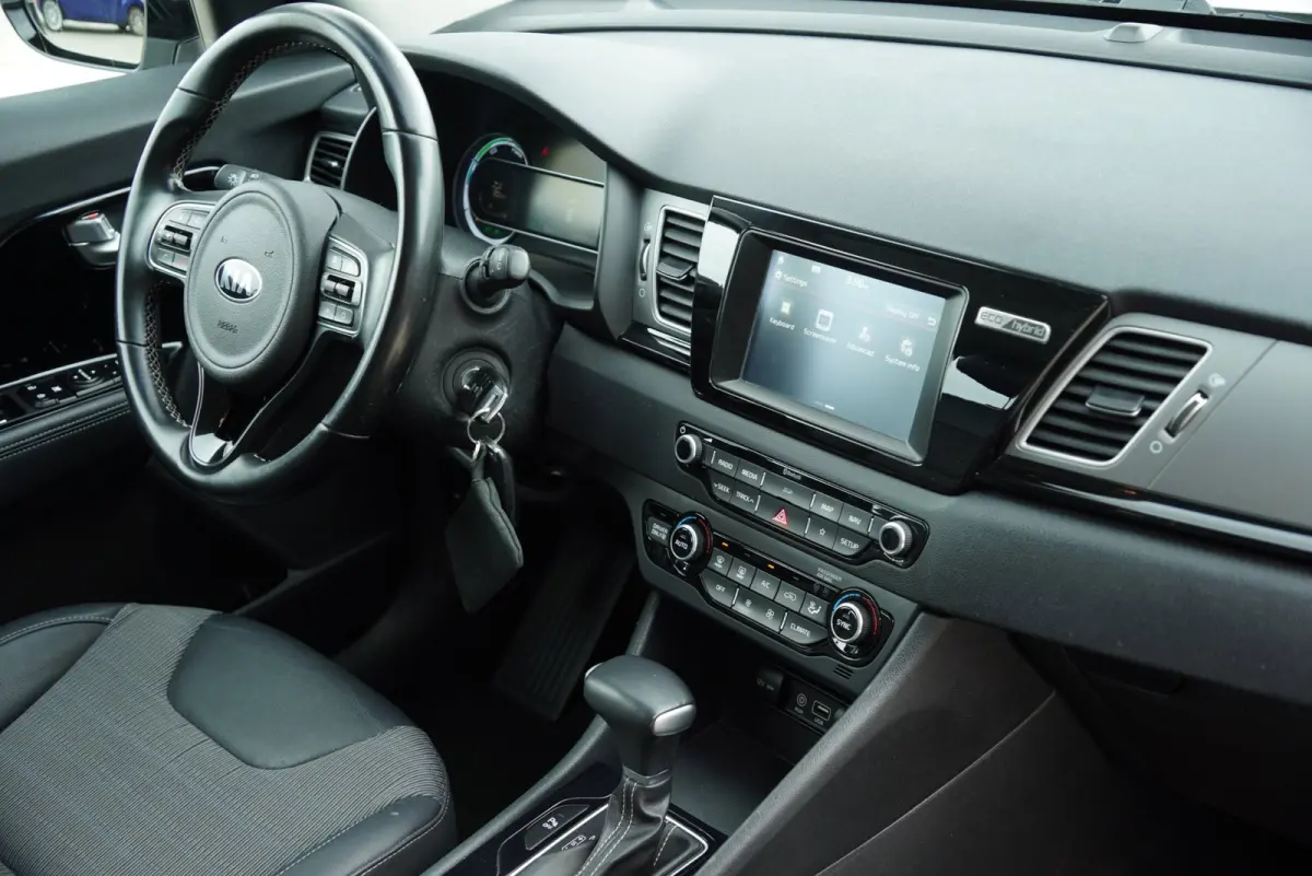 1.6 GDi Hybrid 2018|DynamicLine|Navi|Camera|CarPlay|Android|Clima