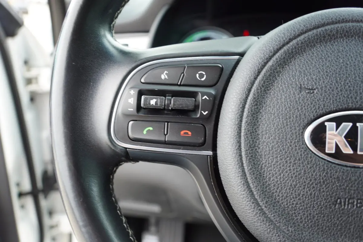 1.6 GDi Hybrid 2018|DynamicLine|Navi|Camera|CarPlay|Android|Clima