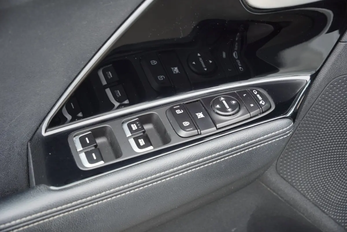 1.6 GDi Hybrid 2018|DynamicLine|Navi|Camera|CarPlay|Android|Clima