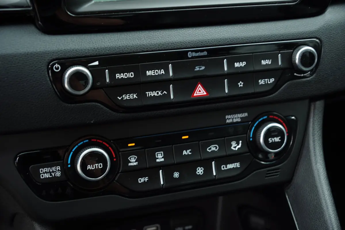 1.6 GDi Hybrid 2018|DynamicLine|Navi|Camera|CarPlay|Android|Clima