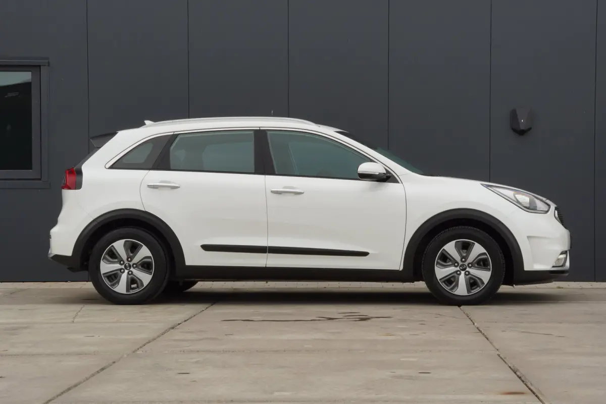 1.6 GDi Hybrid 2018|DynamicLine|Navi|Camera|CarPlay|Android|Clima