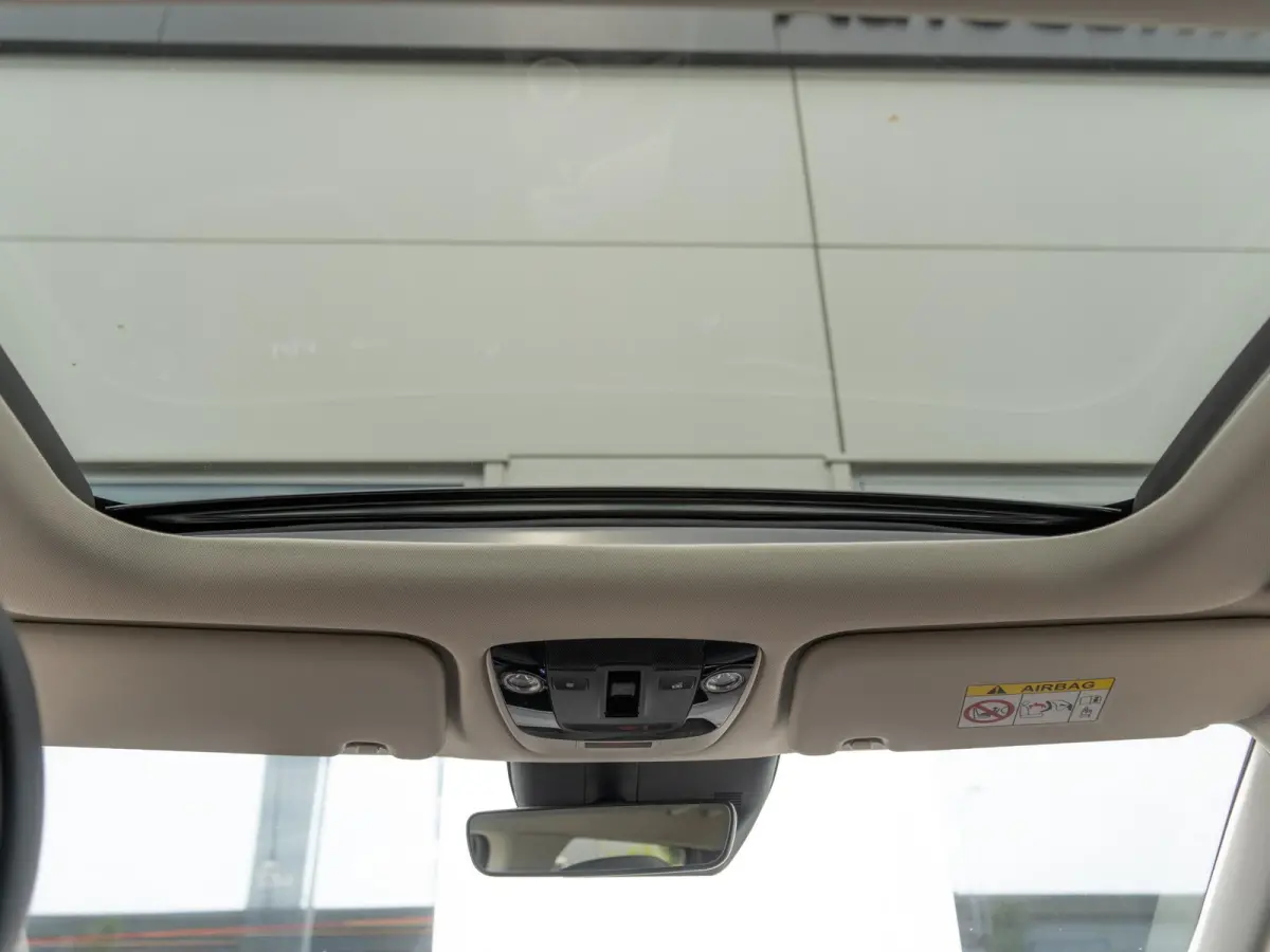 Plus Advanced 84 kWh | Schuifkanteldak | Navigatie | Stoel en stuurverwarming |