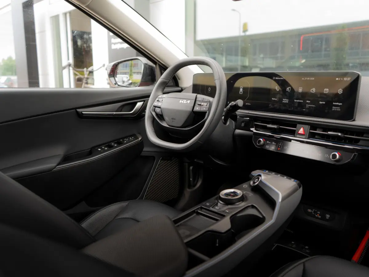 Plus Advanced 84 kWh | Schuifkanteldak | Navigatie | Stoel en stuurverwarming |