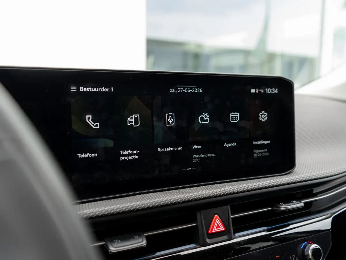 Plus Advanced 84 kWh | Schuifkanteldak | Navigatie | Stoel en stuurverwarming |