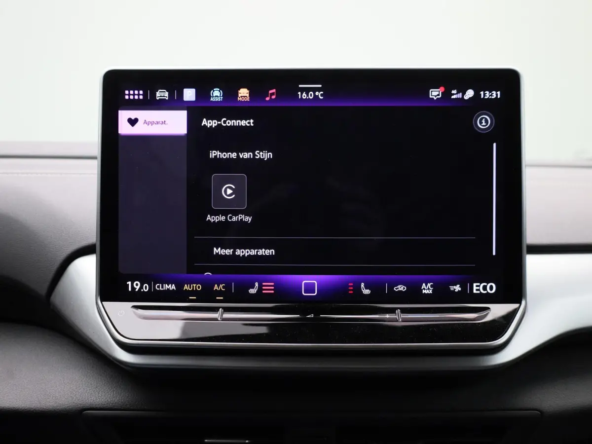 Pro 77 kWh | Navigatie | Apple Carplay | Adaptieve cruise control | Stoelverwarming | Stuur verwarming | Climate control | Parkeersensoren |