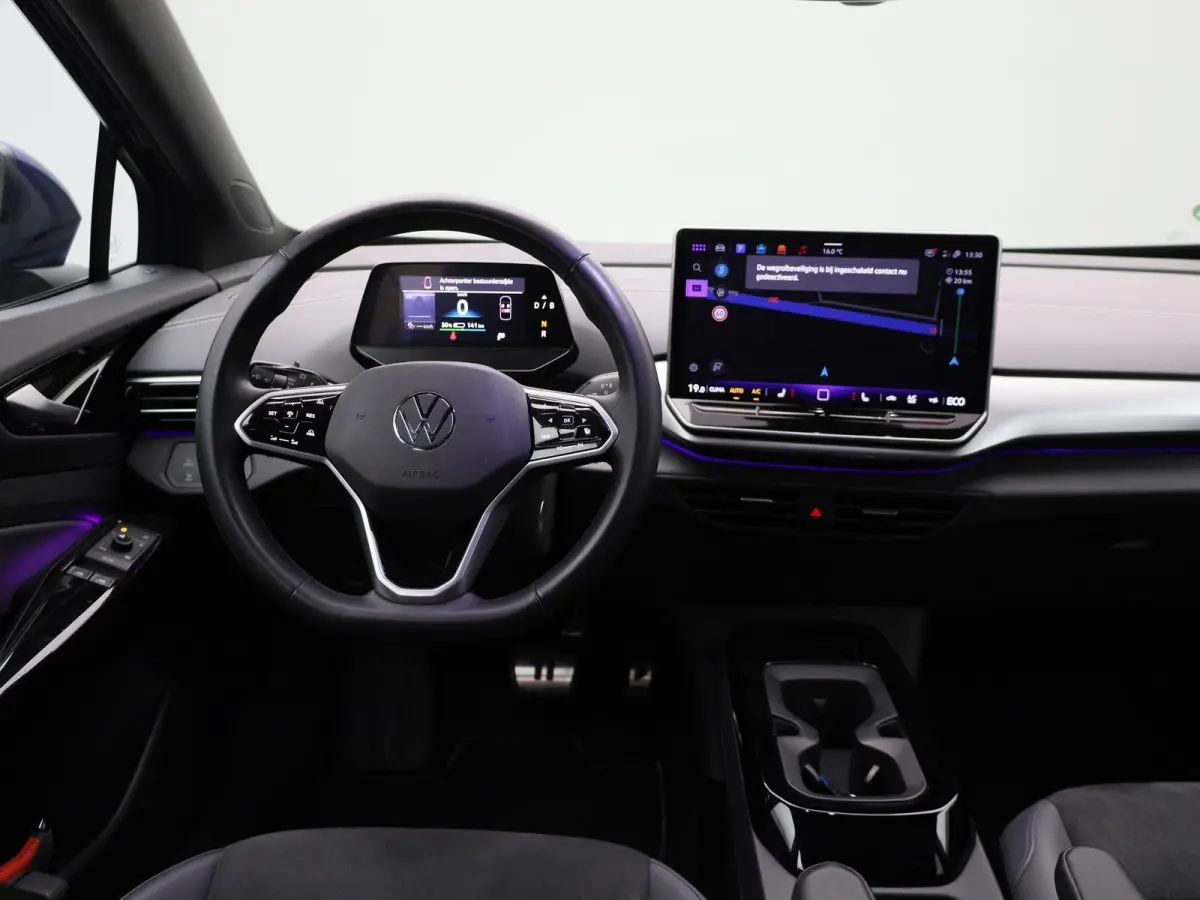 Pro 77 kWh | Navigatie | Apple Carplay | Adaptieve cruise control | Stoelverwarming | Stuur verwarming | Climate control | Parkeersensoren |