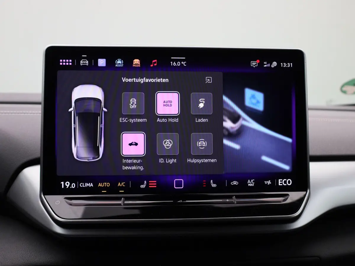 Pro 77 kWh | Navigatie | Apple Carplay | Adaptieve cruise control | Stoelverwarming | Stuur verwarming | Climate control | Parkeersensoren |