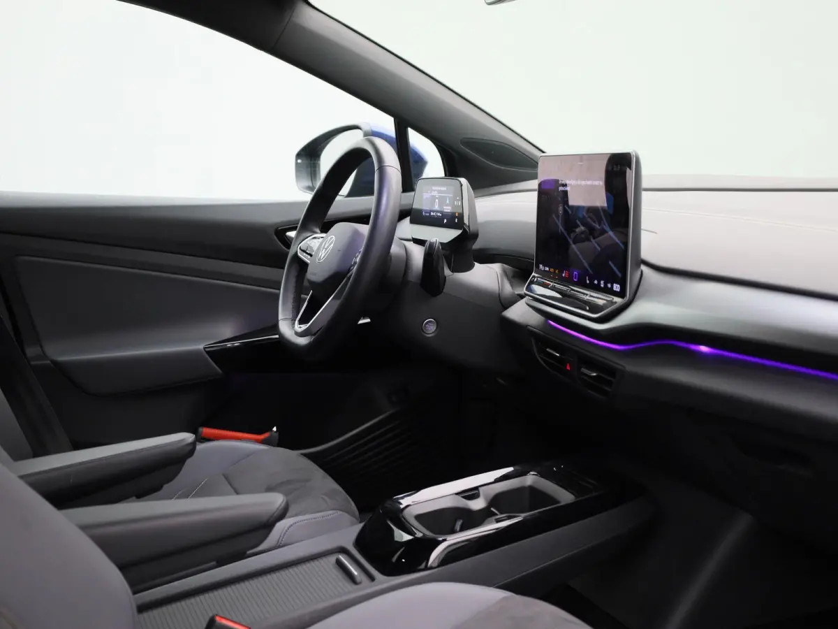Pro 77 kWh | Navigatie | Apple Carplay | Adaptieve cruise control | Stoelverwarming | Stuur verwarming | Climate control | Parkeersensoren |