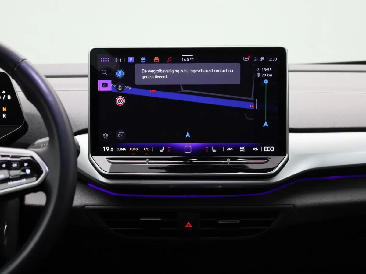 Pro 77 kWh | Navigatie | Apple Carplay | Adaptieve cruise control | Stoelverwarming | Stuur verwarming | Climate control | Parkeersensoren |